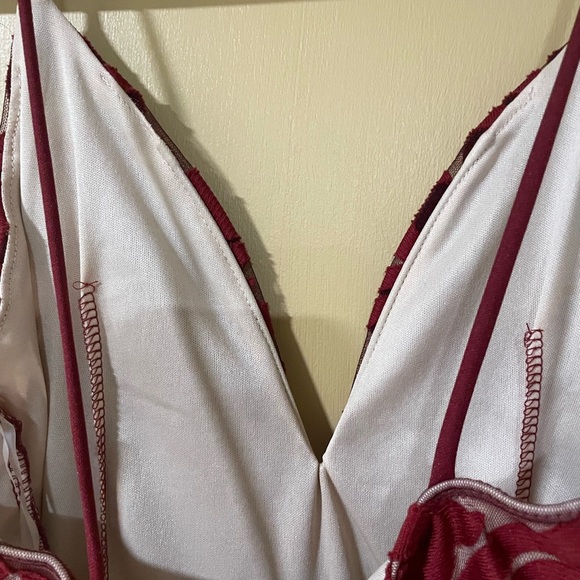 NWT Charlotte Russe Red Lace Overlay Mini Dress - Picture 4 of 6